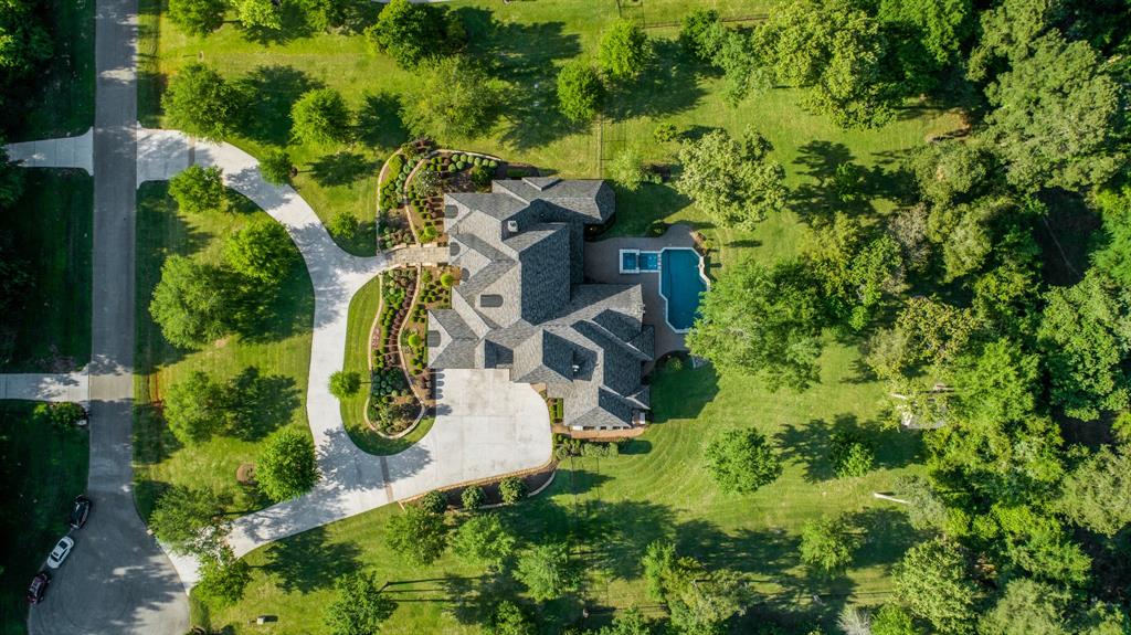 6 Huntington Woods Estates Drive, Tomball, TX 77377