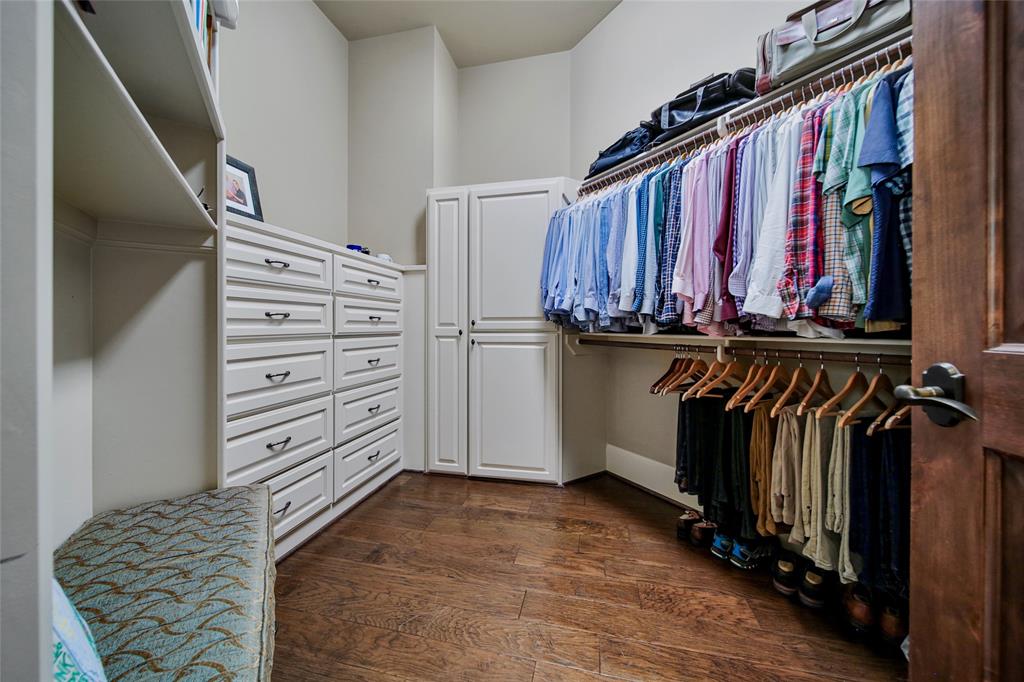 6 Huntington Woods Estates Drive, Tomball, TX 77377