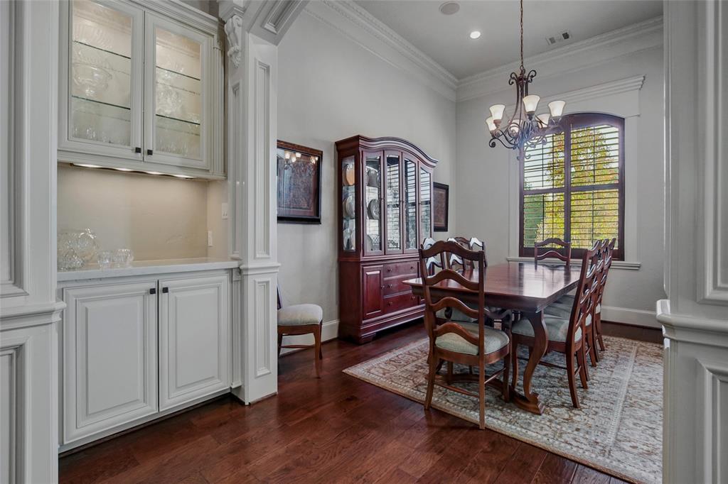 6 Huntington Woods Estates Drive, Tomball, TX 77377