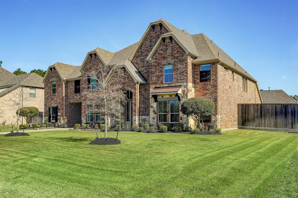 903 Longleaf Court, Friendswood, TX 77546