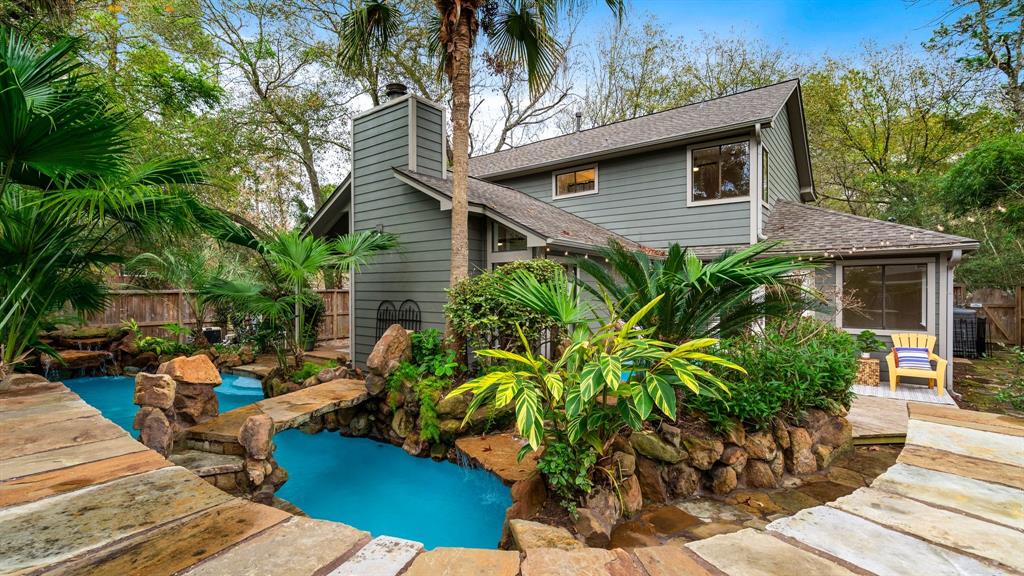 4 Otter Pond Place, The Woodlands, TX 77381