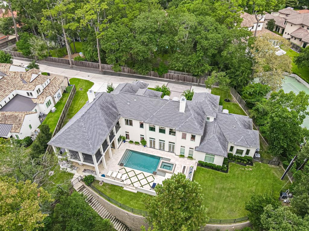 22 E Shady Lane E, Houston, TX 77063