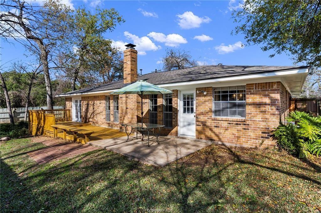 2100 Sharon Drive, Bryan, TX 77802