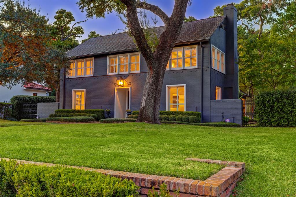 2110 Del Monte Drive, Houston, TX 77019