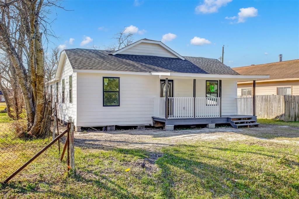 11024 Monument Road, La Porte, TX 77571