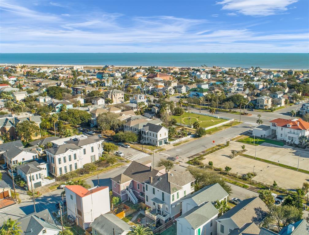 1302 Sealy Street, Galveston, TX 77550