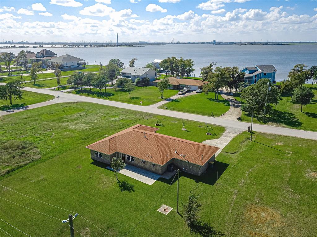 525 S Drive, Baytown, TX 77520