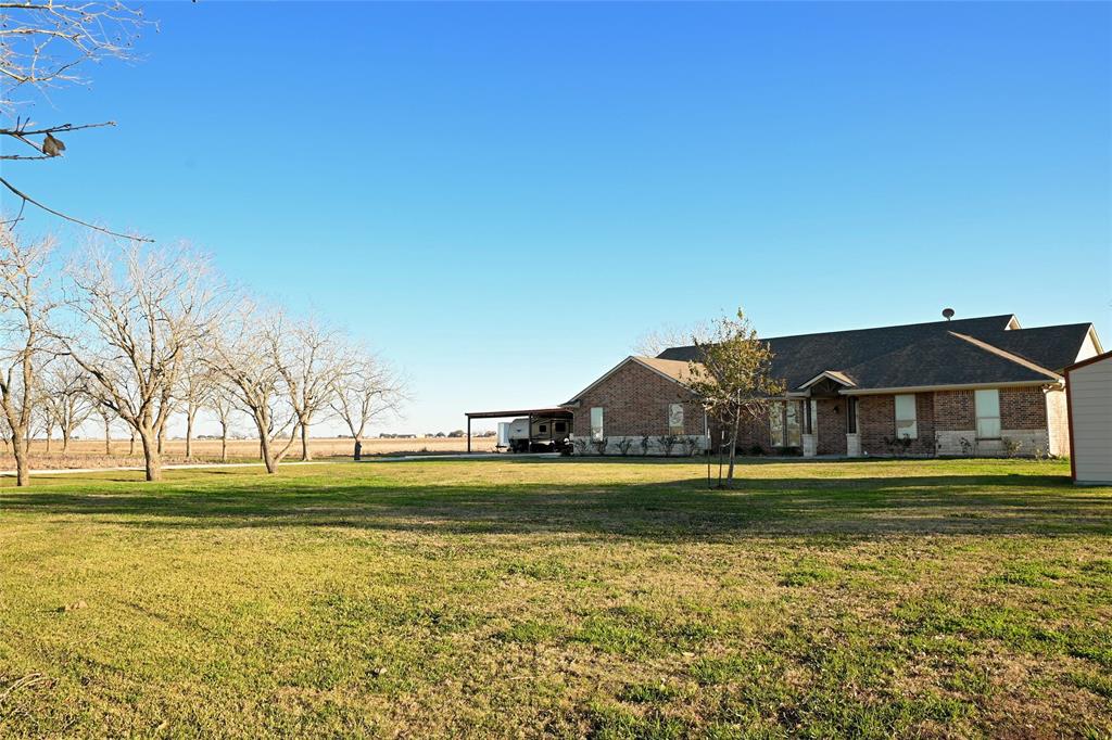 12137 County Line Road, Wallis, TX 77485