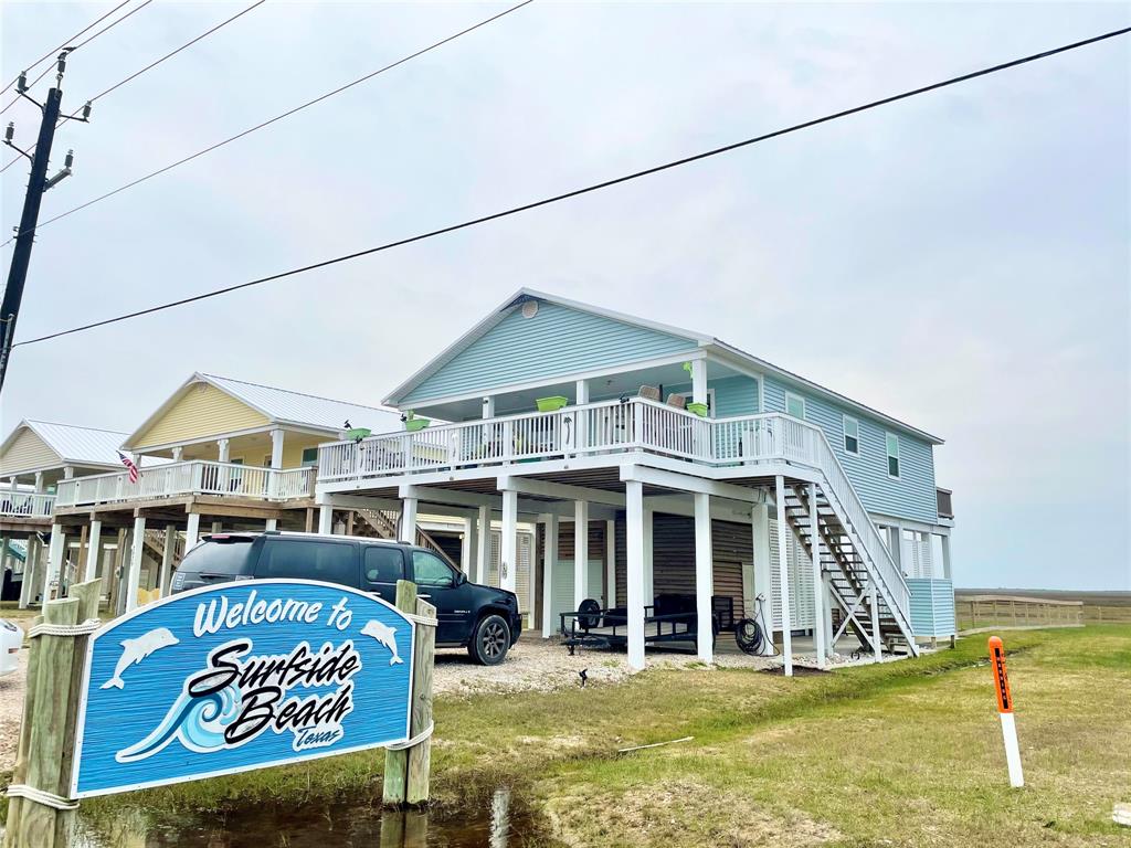 2943 Bluewater Hwy, Surfside Beach, TX 77541