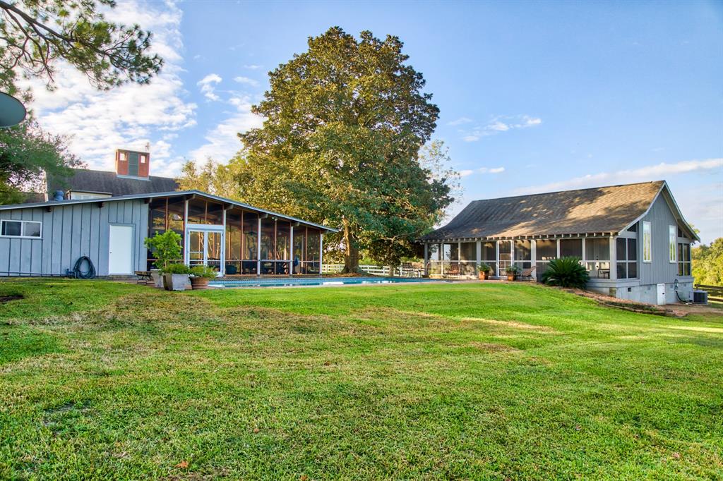 45152 Mitchamore Rd, Hempstead, TX 77445