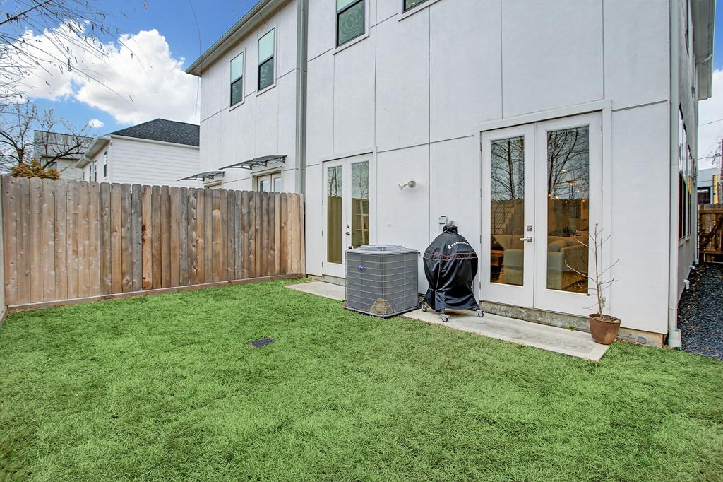 1537 Laird Street A, Houston, TX 77008