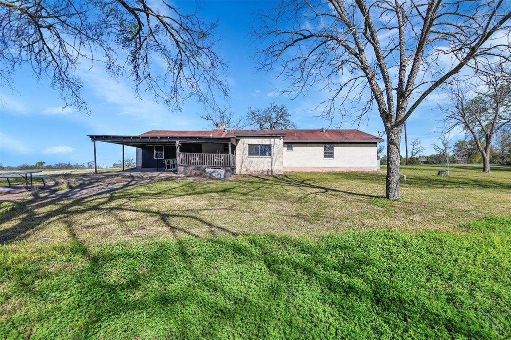 16088 Highway 105, Washington, TX 77880