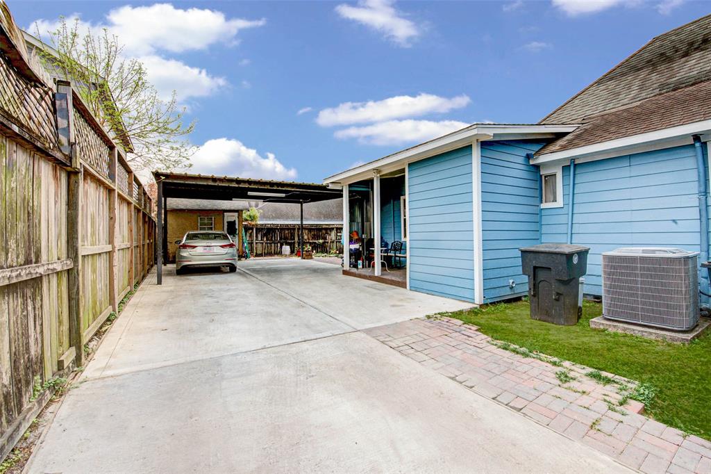 305 Lockwood Drive, Houston, TX 77011
