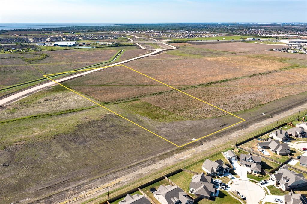 000 FM 1409, Mont Belvieu, TX 77580