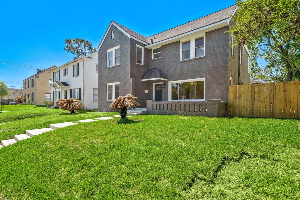 2910 Southmore Boulevard, Houston, TX 77004