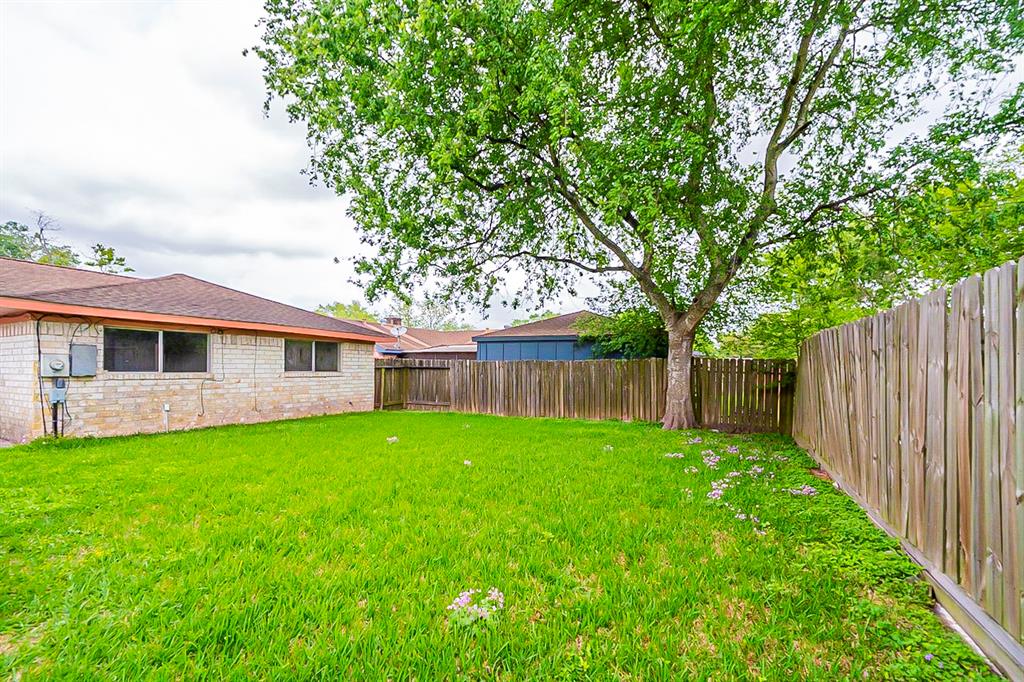 9822 Hughes Ranch Road, Houston, TX 77089