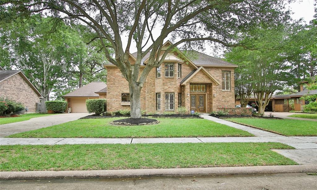 1847 Raintree Circle, El Lago, TX 77586