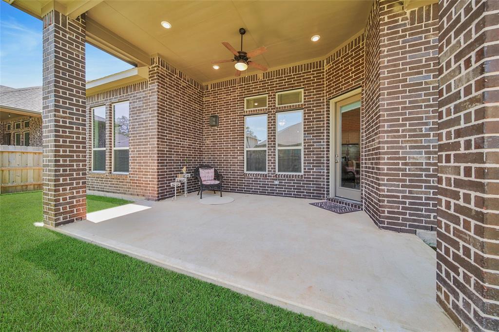 526 Willow Canyon Lane, Pinehurst, TX 77362