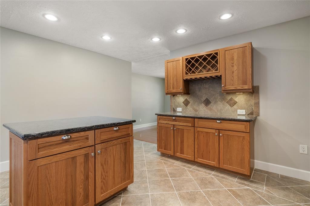 8527 Ridgepoint Drive, Houston, TX 77055