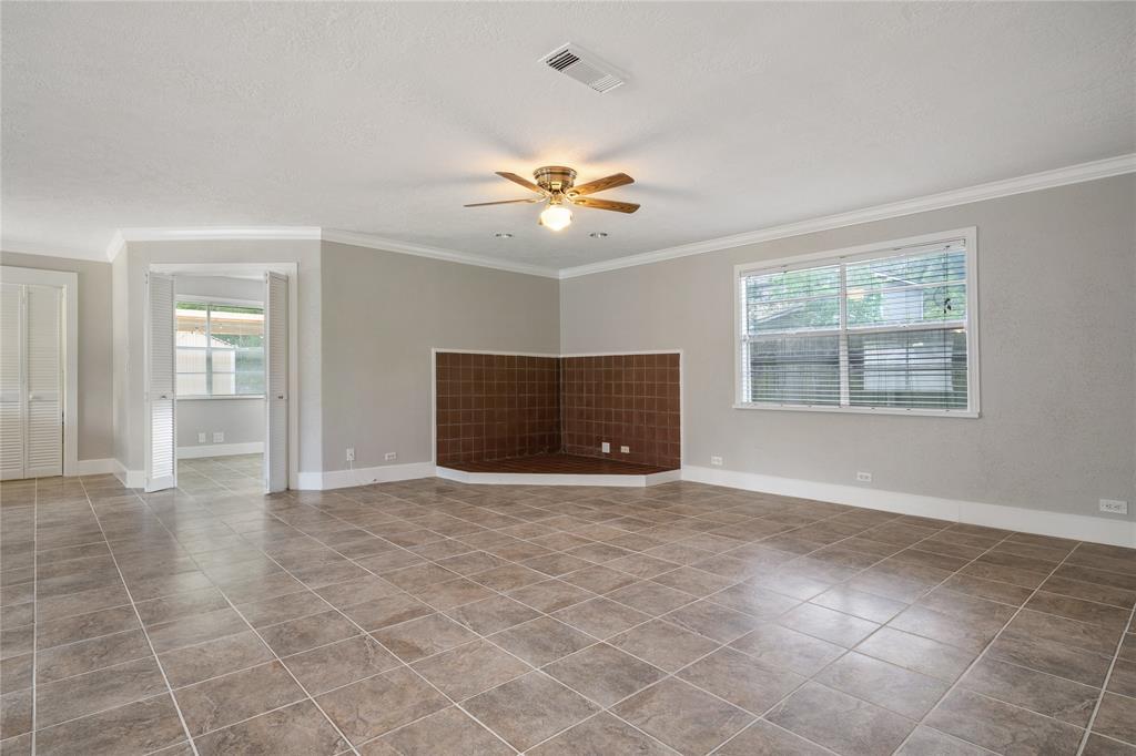 8527 Ridgepoint Drive, Houston, TX 77055