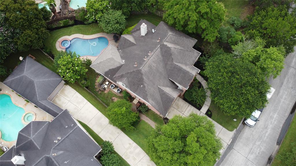 2310 Riverway Oak Drive, Kingwood, TX 77345