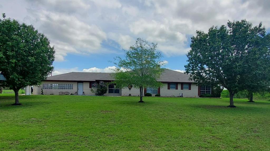 721 County Road 400, Moulton, TX 77975