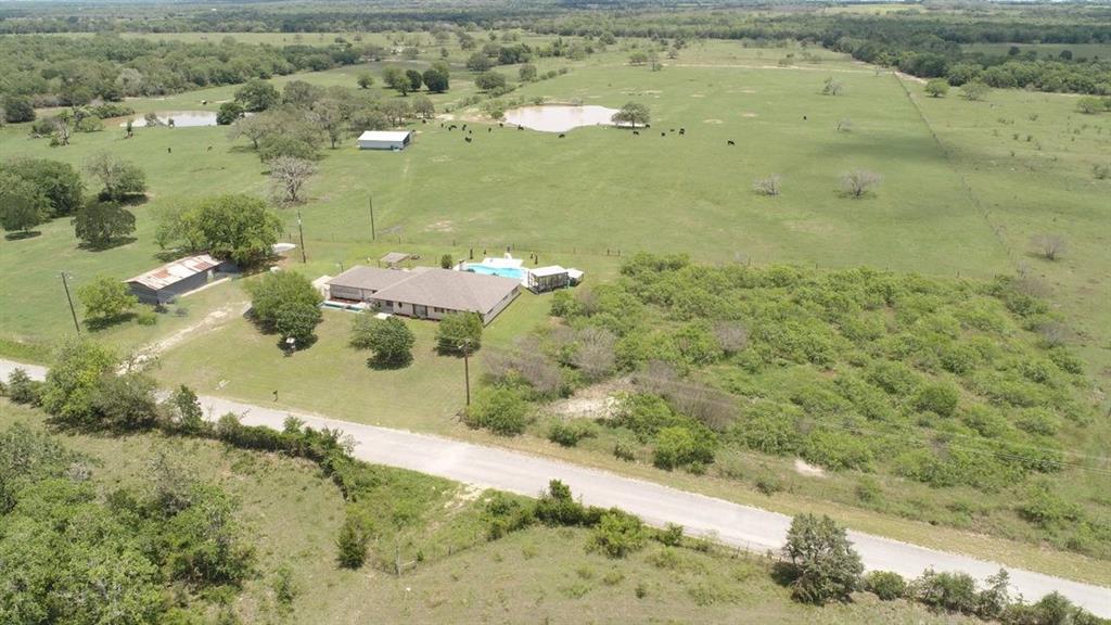 721 County Road 400, Moulton, TX 77975