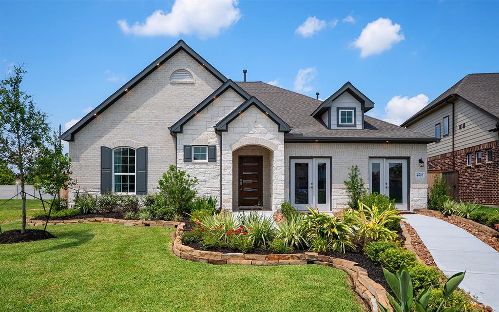 Houses in Lakes Of Savannah Rosharon TX Luxury Homes & Real Estate