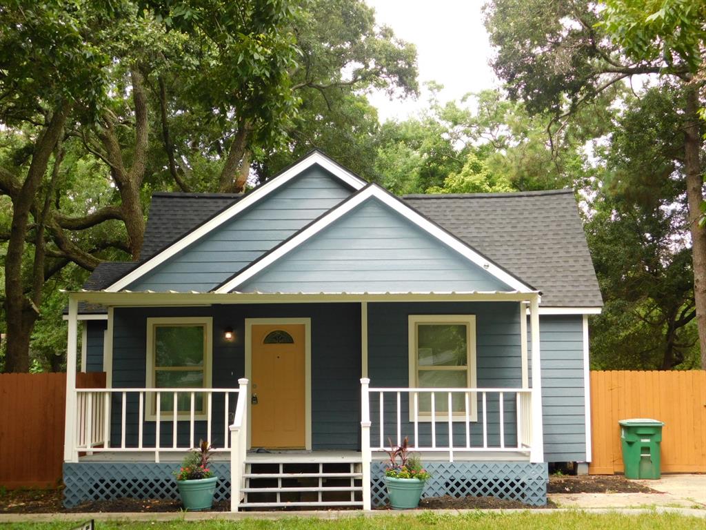 Homes For Sale zoned to Garden Villas Elementary Houston ISD