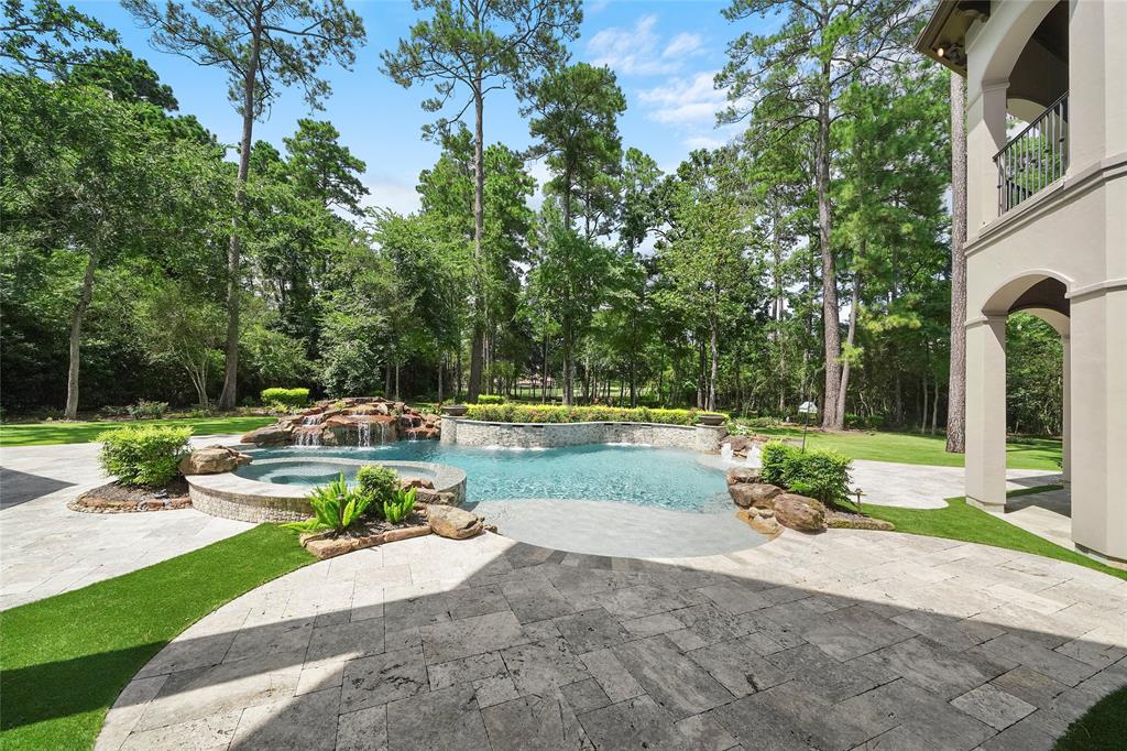 62 N Gary Glen Circle, The Woodlands, TX 77382