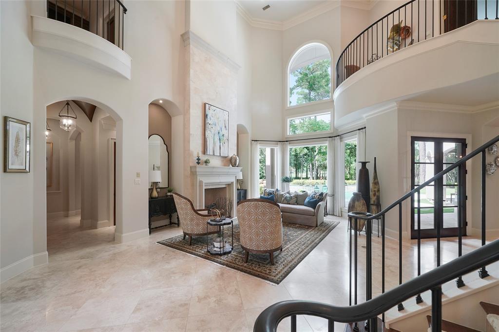 62 N Gary Glen Circle, The Woodlands, TX 77382