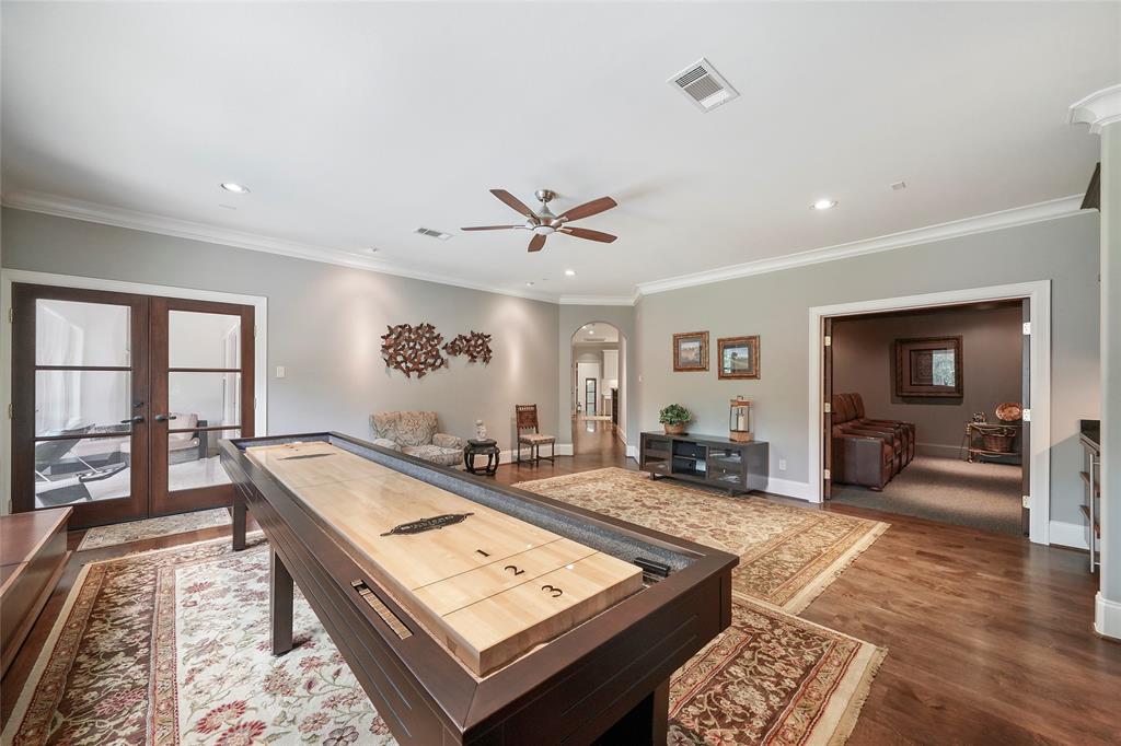 62 N Gary Glen Circle, The Woodlands, TX 77382