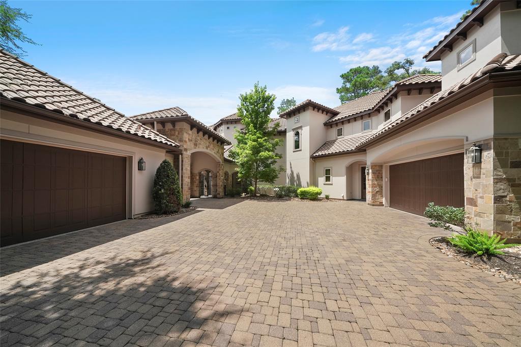 62 N Gary Glen Circle, The Woodlands, TX 77382