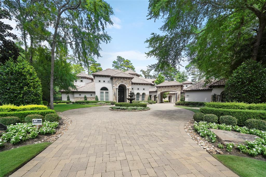 62 N Gary Glen Circle, The Woodlands, TX 77382