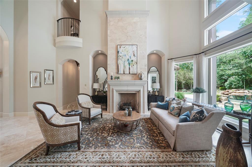 62 N Gary Glen Circle, The Woodlands, TX 77382