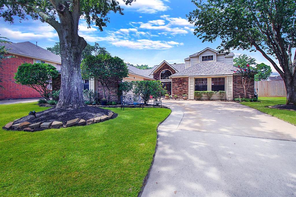 Homes For Sale zoned to West Memorial Elementary Katy ISD