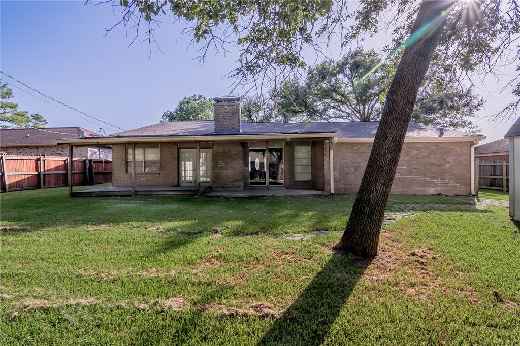 2115 Normal Park Drive, Huntsville, TX 77340