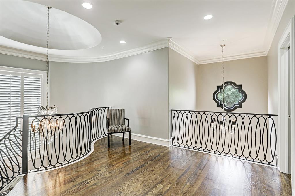 4907 Bellaire Boulevard, Bellaire, TX 77401