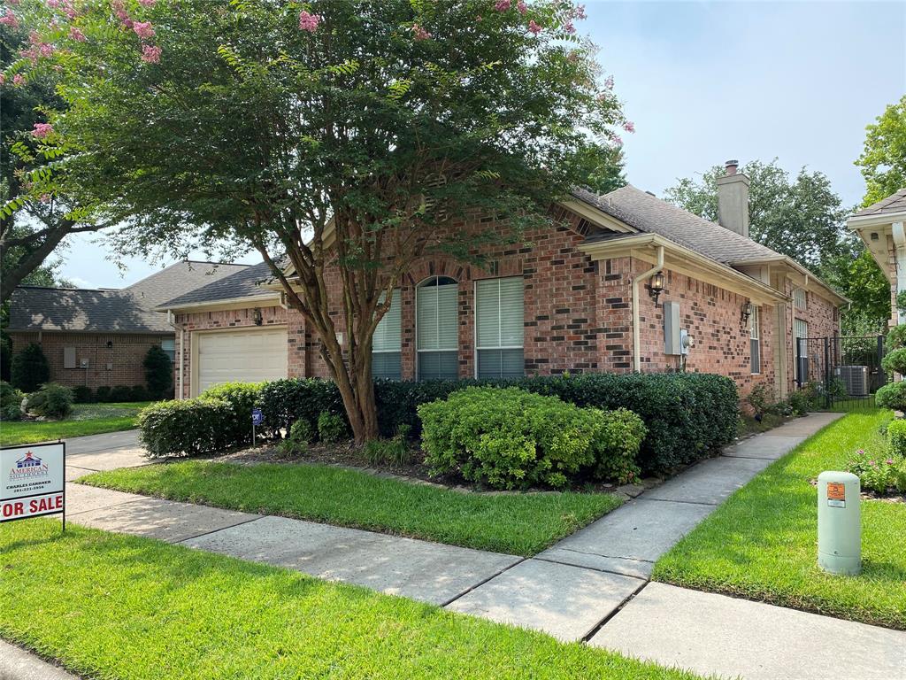 67 Parkway Place, Houston, TX 77040