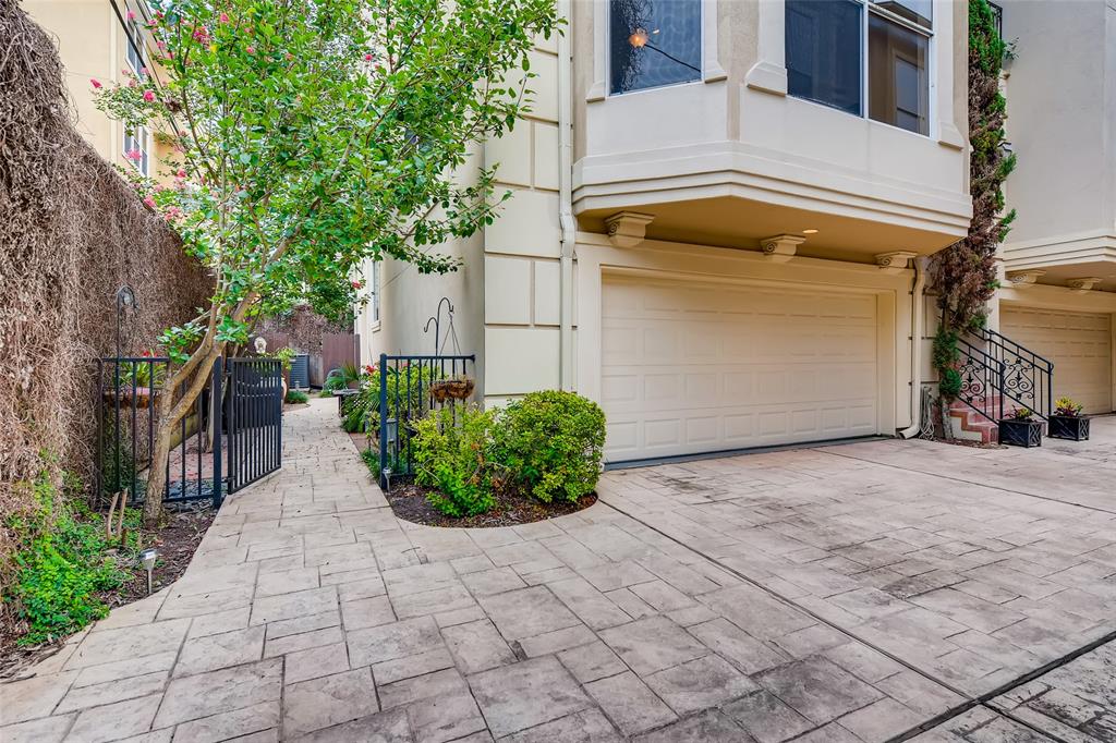 Houses in Camp Logan Houston TX Luxury Homes & Real Estate