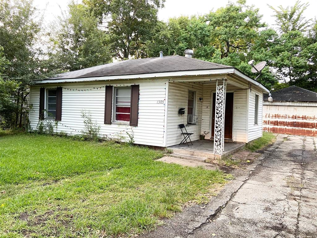 1305 Jackson Avenue, Pasadena TX 77506