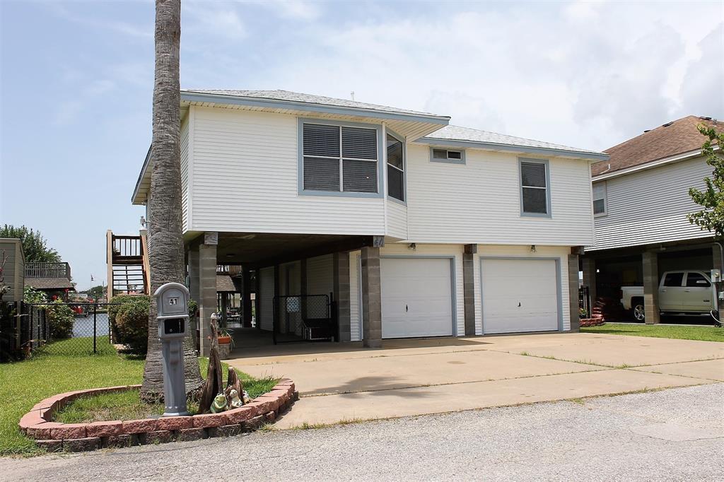 41 N Omega Street, La Marque, TX 77568