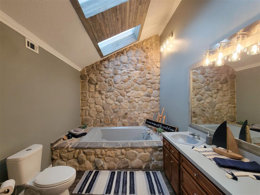 1512 Bell Oaks Drive, Bellville TX 77418