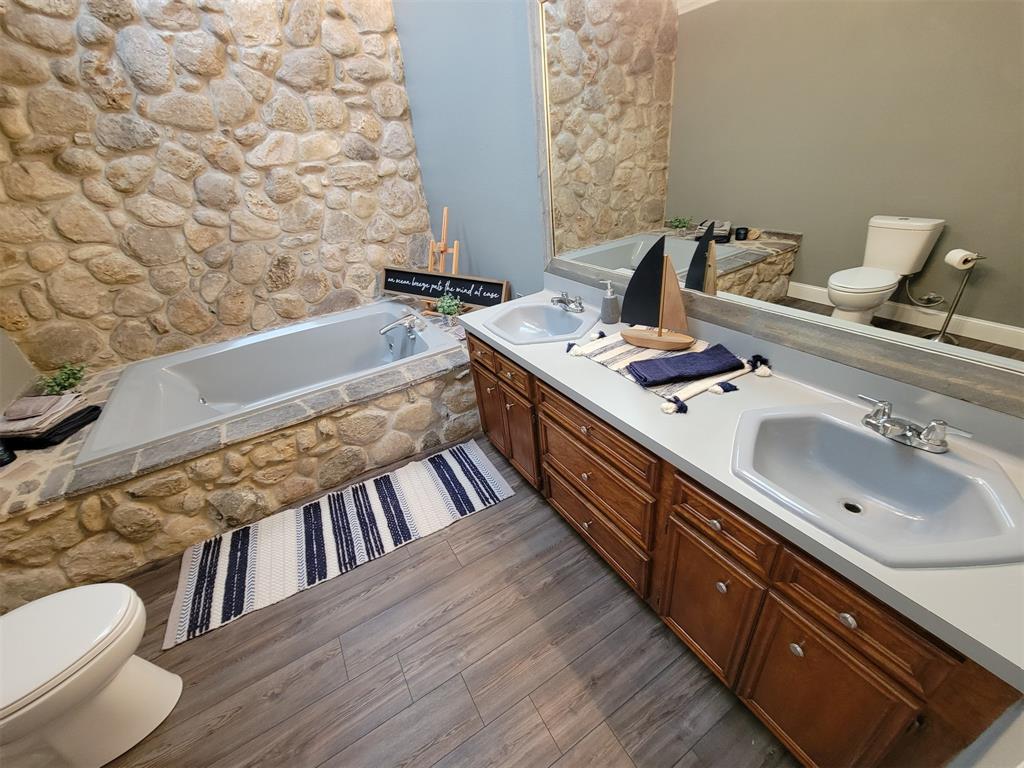 1512 Bell Oaks Drive, Bellville TX 77418