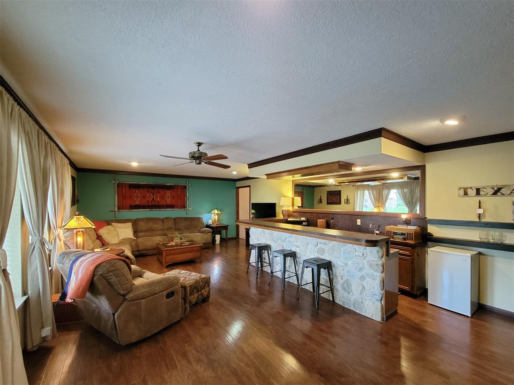 1512 Bell Oaks Drive, Bellville TX 77418