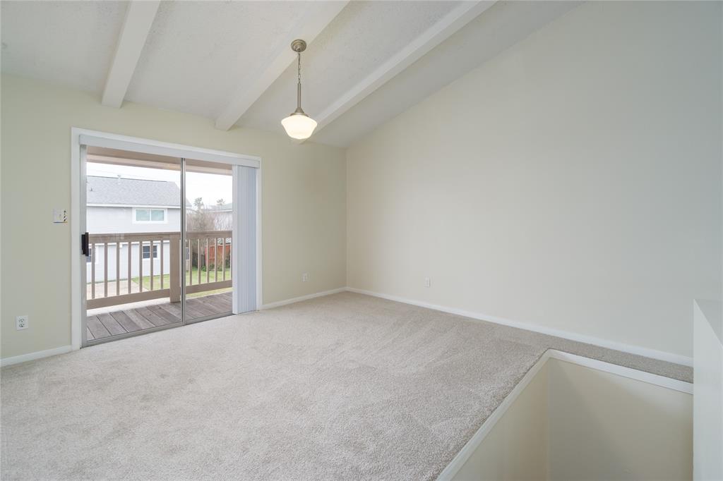 13 N Skimmer Street, Omega Bay TX 77568