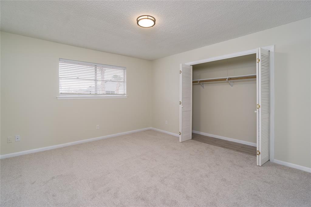 13 N Skimmer Street, Omega Bay TX 77568