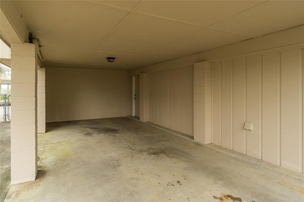 13 N Skimmer Street, Omega Bay TX 77568