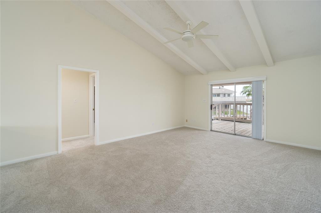 13 N Skimmer Street, Omega Bay TX 77568