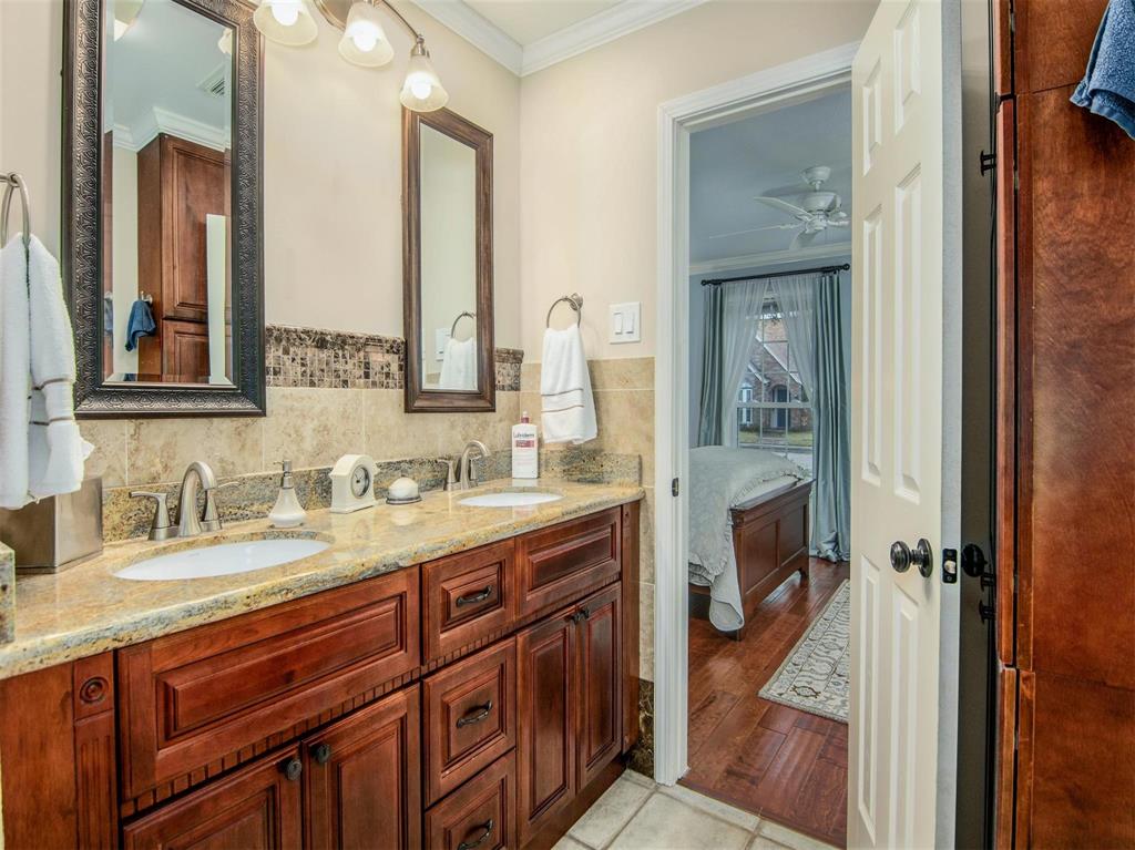 4 E Dansby Drive, Galveston, TX 77551